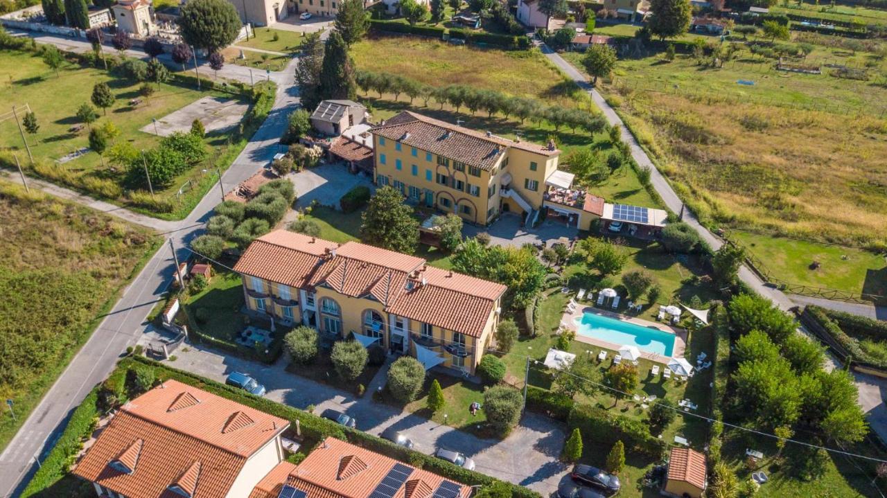 Villa Gabriella Apartments Lucca Exterior photo